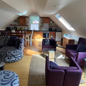 Apartment Self Contained Coach House In Leafy South The Location Is Not Accurate 