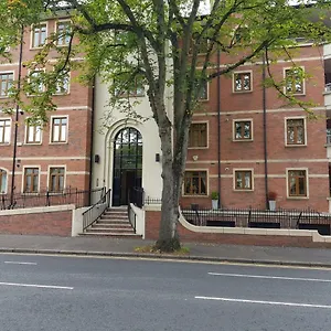 Apartment Chancellors Court 